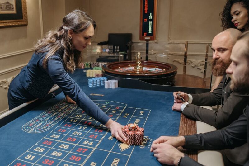 The Ultimate Guide to Casino Slots: Strategies, Variants, and Tips